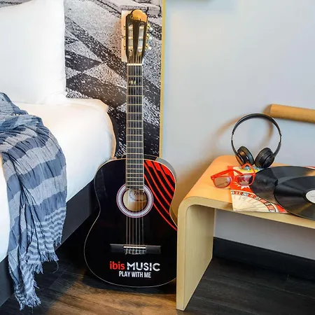 Hotel Ibis Milano Fiera 4*