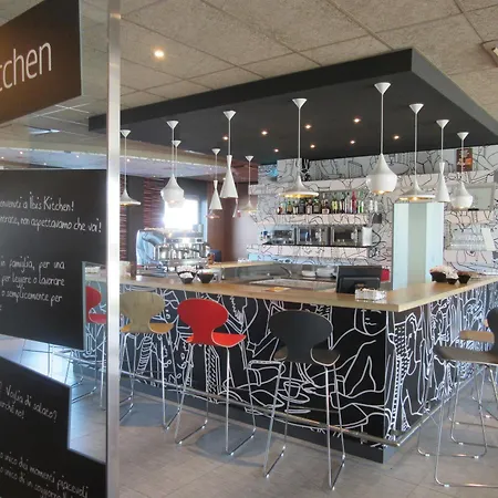 Ibis Milano Fiera Hotel 4*