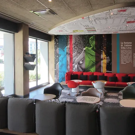 Hotel Ibis Milano Fiera 4*
