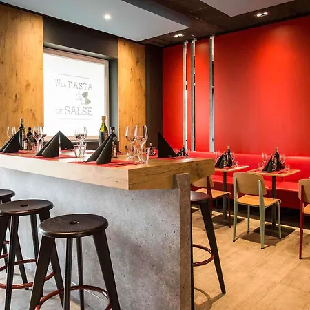 酒店 宜必思米兰展览中心酒店 4*